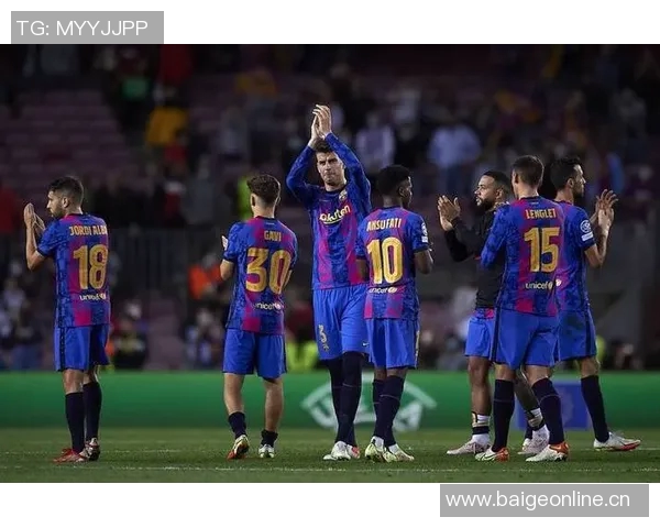 巴萨男足11月7日重返诺坎普公开训练观众人数限制为23000人 巴萨男足11月7日重返诺坎普公开训练观众人数限制为23000人