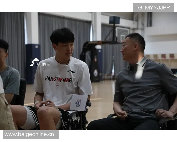 刘维伟小考杨瀚森左手右手拿刀的选择与米奇筷子的灵活运用