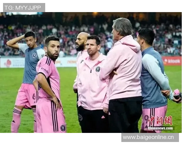 贝克汉姆出席F1卡塔尔大奖赛与德约科维奇内维尔同框合影引热议